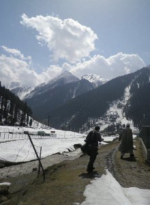 Trekking-the-himalayas-220x300