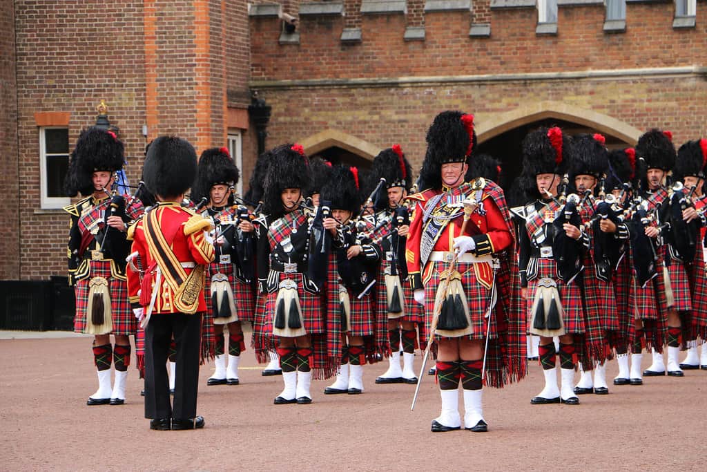 FOTO FRIDAY: CHANGING OF THE GUARD IN LONDON