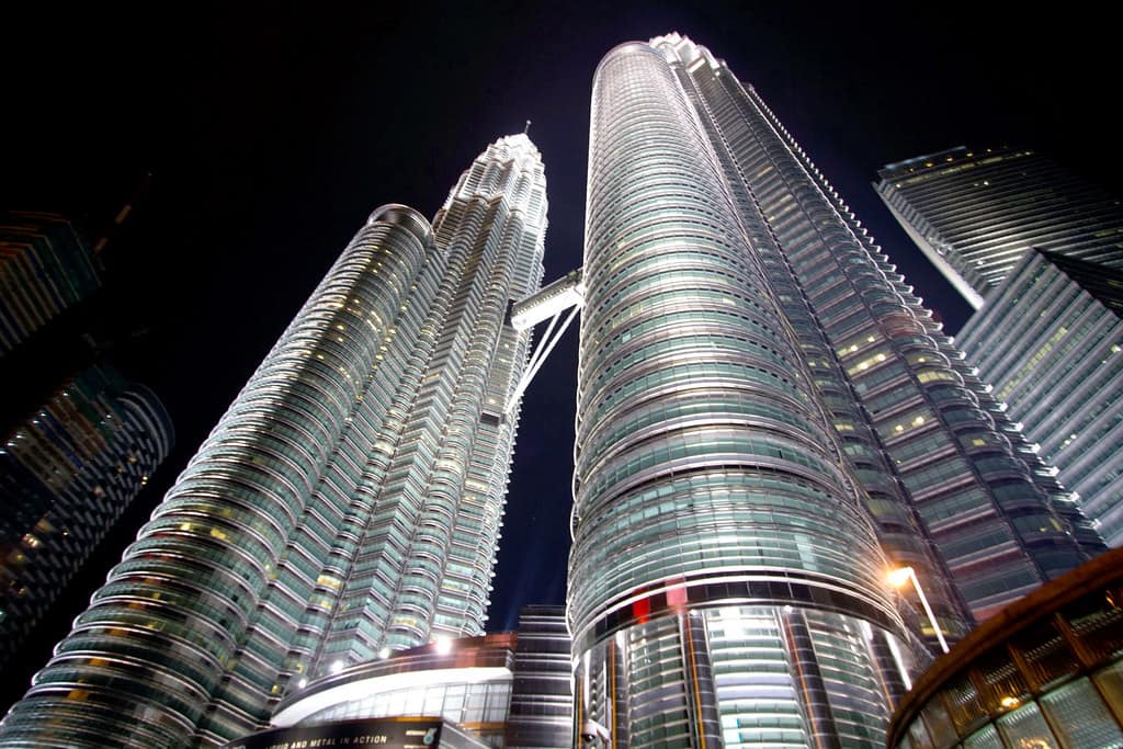 FOTO FRIDAY: PETRONAS TOWERS AT NIGHT