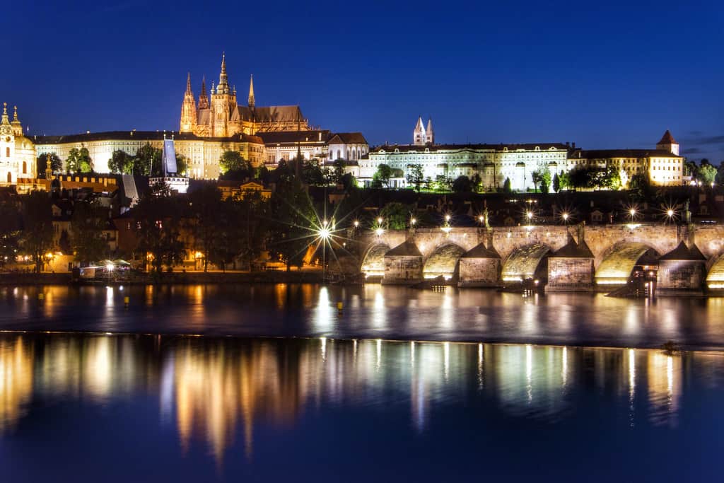 FOTO FRIDAY: PRAGUE CASTLE AT NIGHT