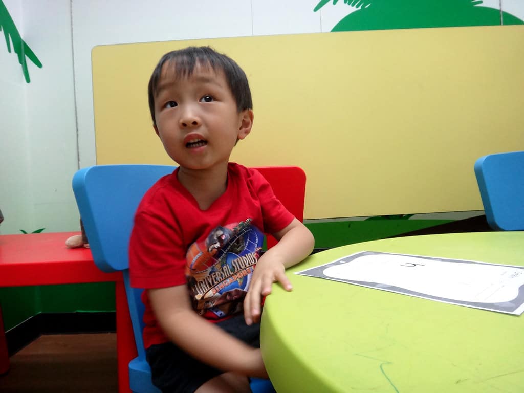 HOW TEACHING ENGLISH IN HONG KONG CAN FUND YOUR TRAVEL ADDICTION