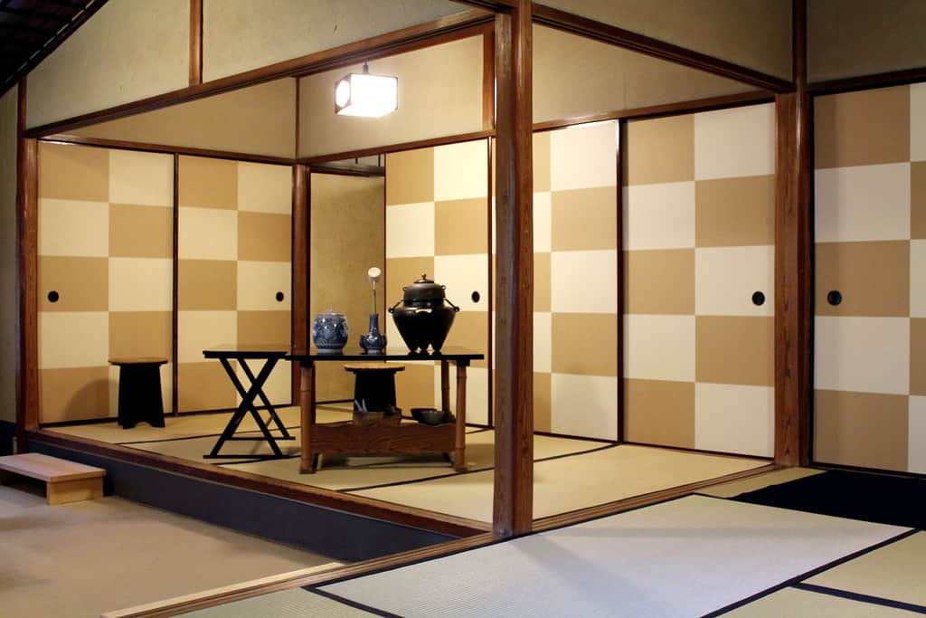 ETIQUETTE IN JAPAN: WHAT EVERY VISITOR SHOULD KNOW
