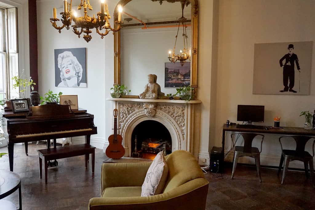 WHAT’S IT REALLY LIKE TO STAY IN A U.S. HOSTEL?