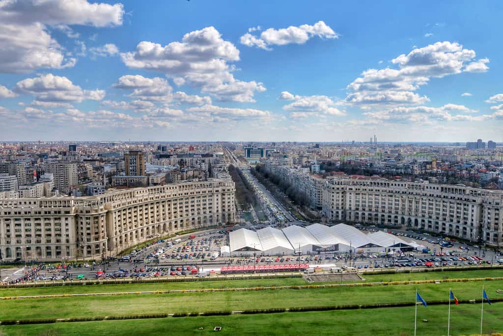 FOTO FRIDAY: UNIFICATION BOULEVARD