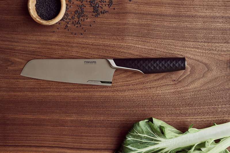How To Sharpen A Santoku Knife?