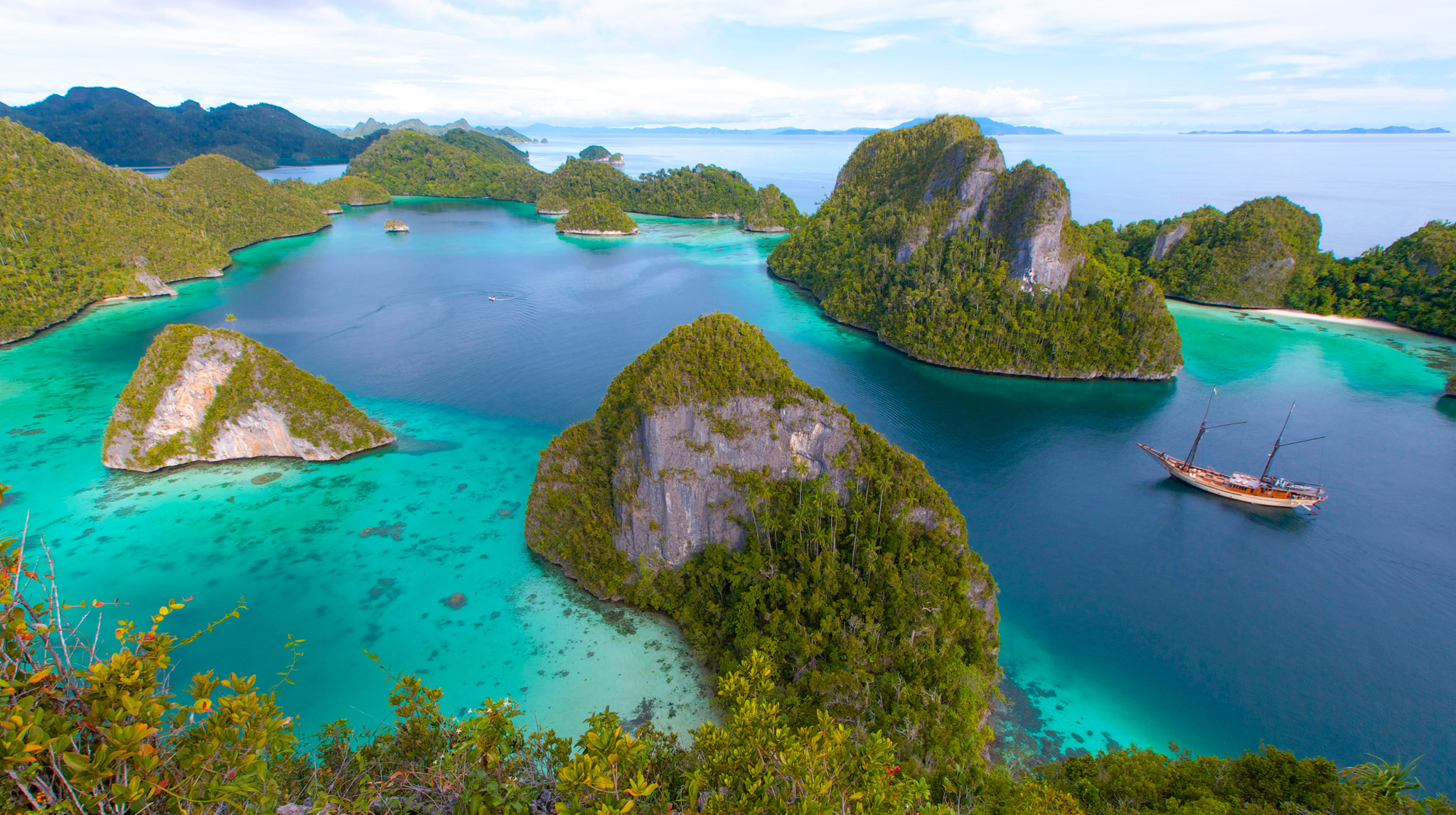 Luxury Sailing and Island-hopping in Indonesia