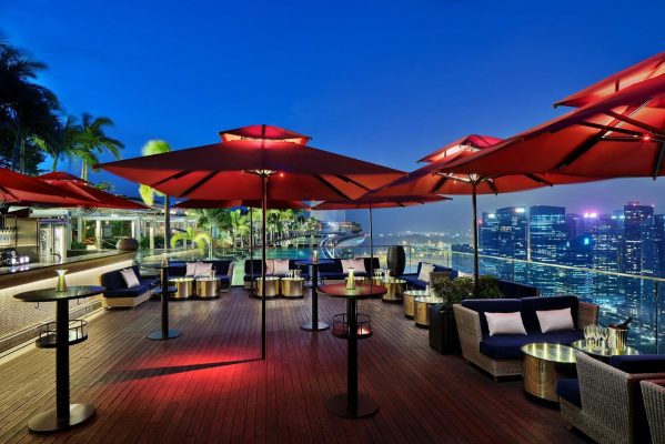 4 Amazing Rooftop Restaurants in Singapore