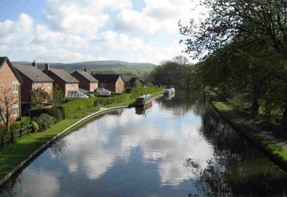 A Roundup Of The UK’s Most Stunning Canal Routes