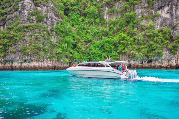 5 Reasons Why Chartering a Yacht in Thailand is the Ultimate Vacation Experience