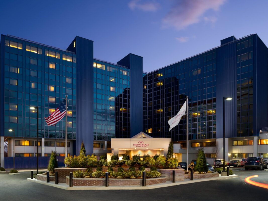 Stay and Park: Exploring Hotel Parking Packages Near JFK