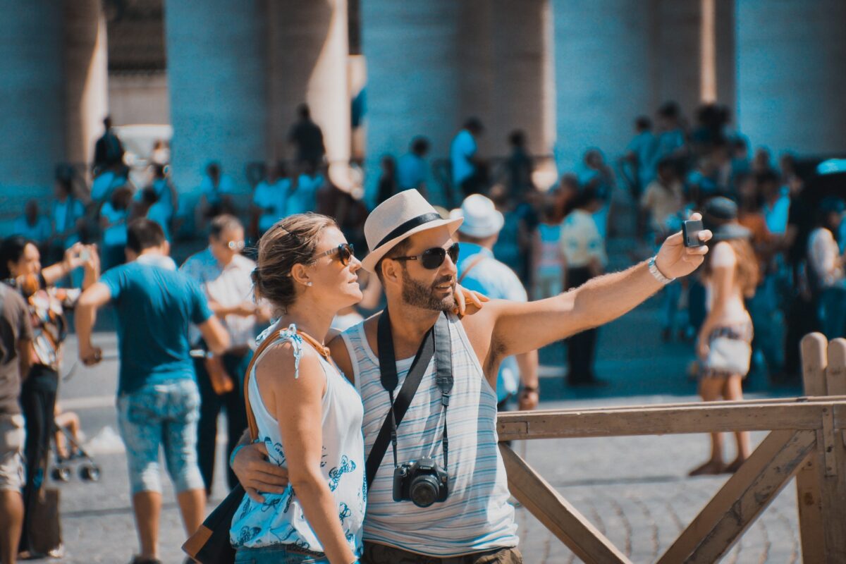Common Scams to Avoid While Traveling