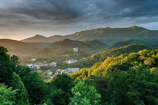 8 Tips for the Perfect Romantic Getaway to Gatlinburg