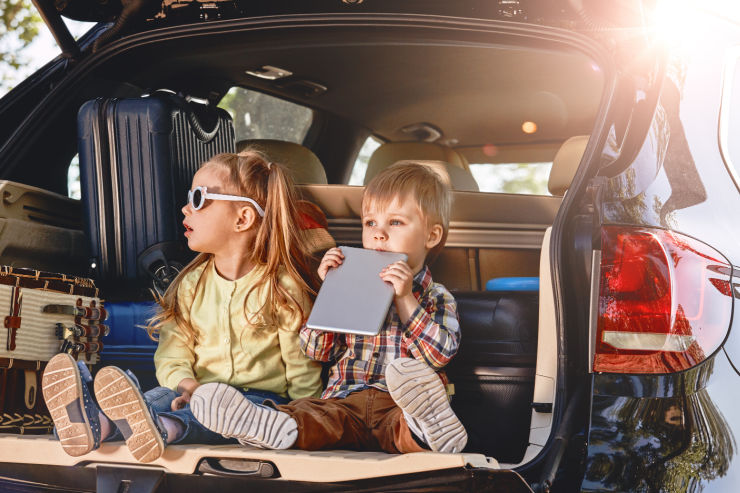 Driving With Kids? 5 Must-Have Items for Your Car’s Interior